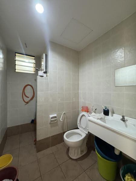 Kondominium untuk Dijual di Casa Tropicana - Max Tan - Bathroom - PropertyGuru.com.my