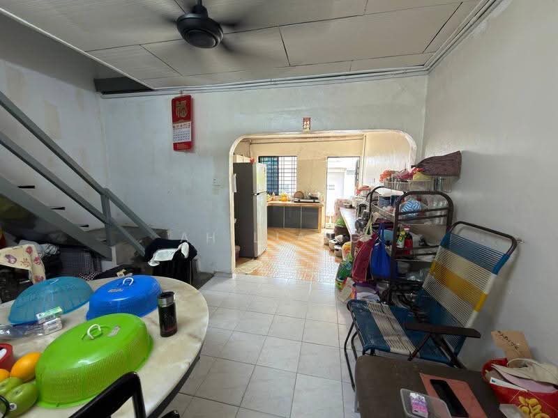 Rumah Teres 2-Tingkat untuk Dijual di Taman Timur (Kulai) - Ah Liang - Living Room - PropertyGuru.com.my