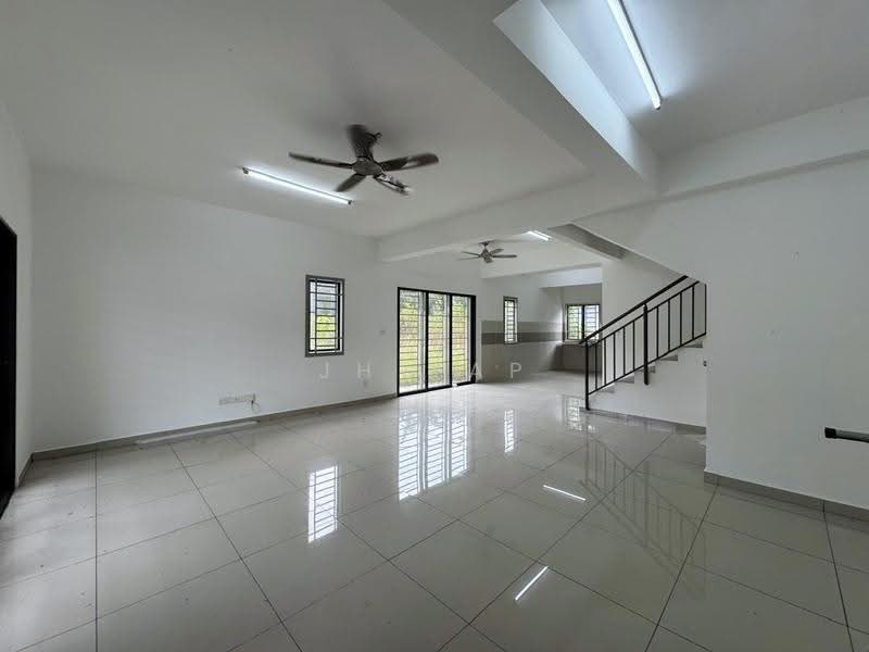 2-storey Terraced House for Rent in Kelapa Sawit (Kulai) - JH Yap - Living Room - PropertyGuru.com.my