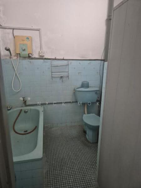 Rumah Teres 2-Tingkat untuk Dijual di Taman Connaught (Cheras) - Nick Mok - Bathroom - PropertyGuru.com.my