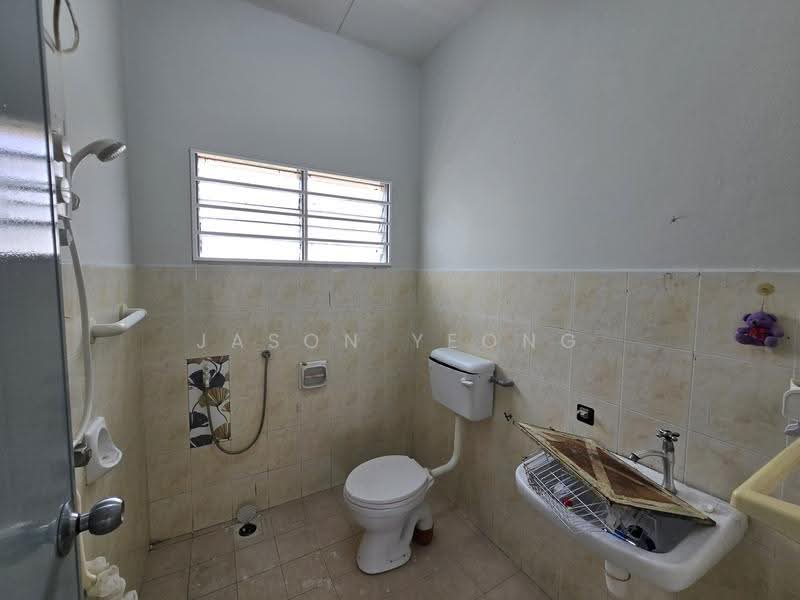 Rumah Banglo untuk Disewa di Kota Perdana (Seri Kembangan) - Jason Yeong - Bathroom - PropertyGuru.com.my