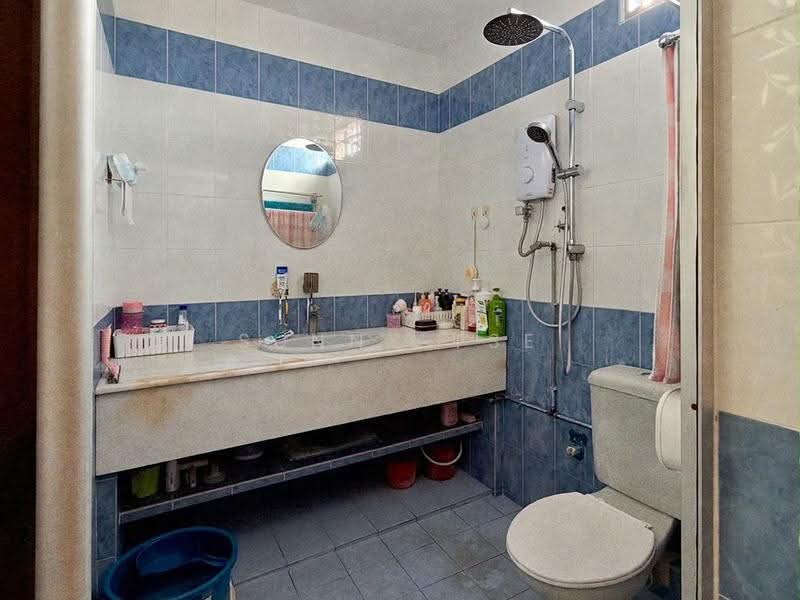 Semi-Detached House for Sale in Greenlane (Gelugor) - Sunny Tse - Bathroom - PropertyGuru.com.my