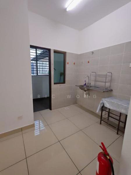 Condominium for Rent at Residensi Zamrud - Eric Wong - Kitchen - PropertyGuru.com.my