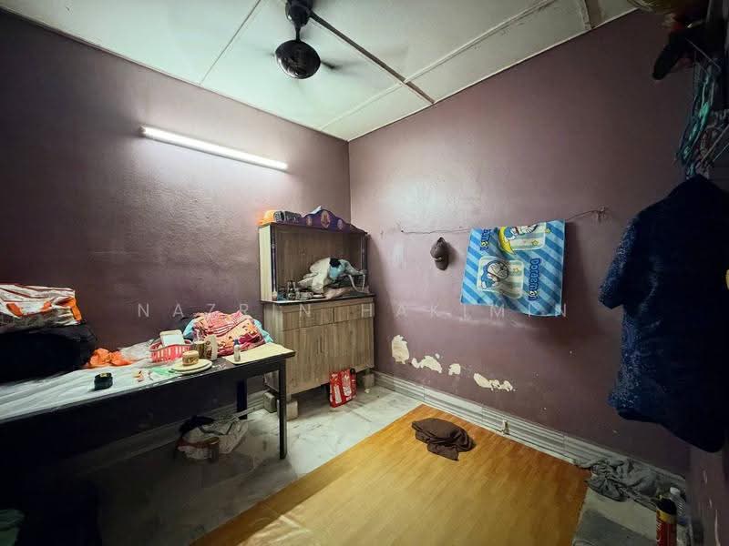 Rumah Teres 1-Tingkat untuk Dijual di Taman Bayu Perdana (Klang) - Nazrin Hakimin - Bedroom - PropertyGuru.com.my