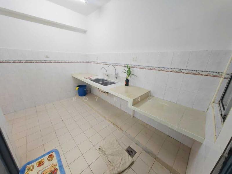 Rumah Teres 2-Tingkat untuk Dijual di Taman Meranti Jaya (Puchong) - Roy Kong - Kitchen - PropertyGuru.com.my