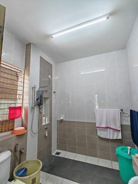 2-storey Terraced House for Sale in Setia Indah 12 (Setia Alam) - Stella Tan - Bathroom - PropertyGuru.com.my