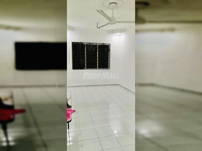 Pangsapuri untuk Disewa di Sunway Sinar - Erin Yusof - Living Room - PropertyGuru.com.my