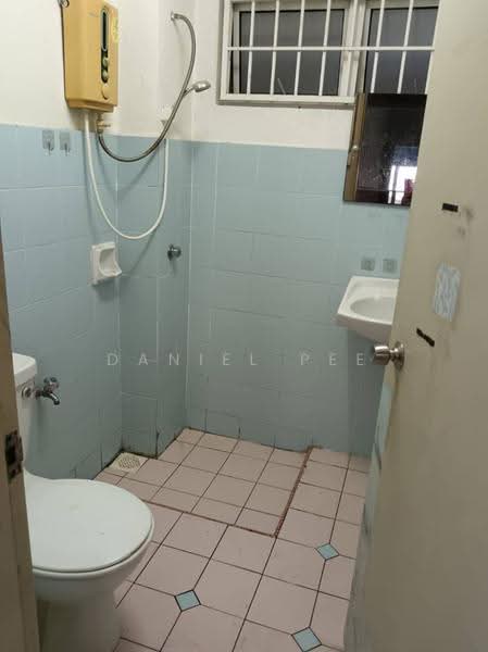 Pangsapuri untuk Disewa di Seri Puri - Daniel pee - Bathroom - PropertyGuru.com.my