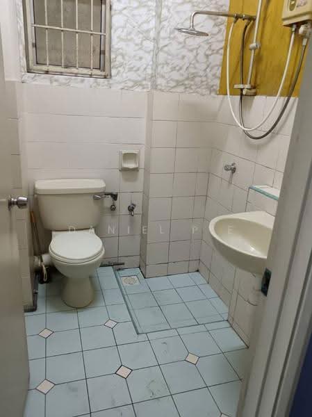 Pangsapuri untuk Disewa di Seri Puri - Daniel pee - Bathroom - PropertyGuru.com.my