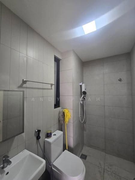 Kediaman Servis untuk Disewa di Kenwingston Skylofts - Andy Puah - Bathroom - PropertyGuru.com.my