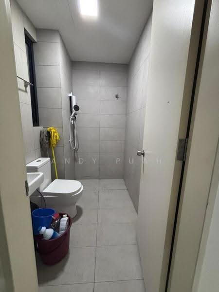 Kediaman Servis untuk Disewa di Kenwingston Skylofts - Andy Puah - Bathroom - PropertyGuru.com.my