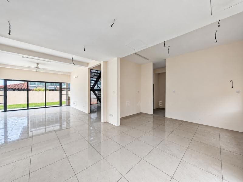 Rumah Banglo untuk Dijual di Bandar Seri Putra (Bangi) - Iqbal Rafei - Living Room - PropertyGuru.com.my