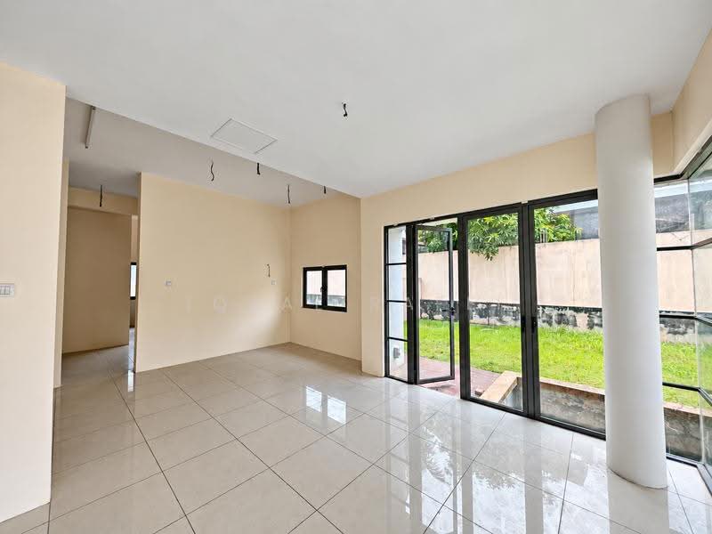 Rumah Banglo untuk Dijual di Bandar Seri Putra (Bangi) - Iqbal Rafei - Living Room - PropertyGuru.com.my