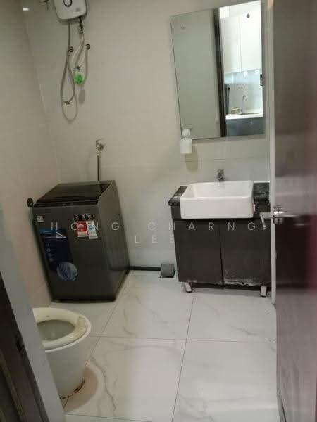 Condominium for Rent at Amberside @ Country Garden Danga Bay - Hong Charng Lee - Bathroom - PropertyGuru.com.my