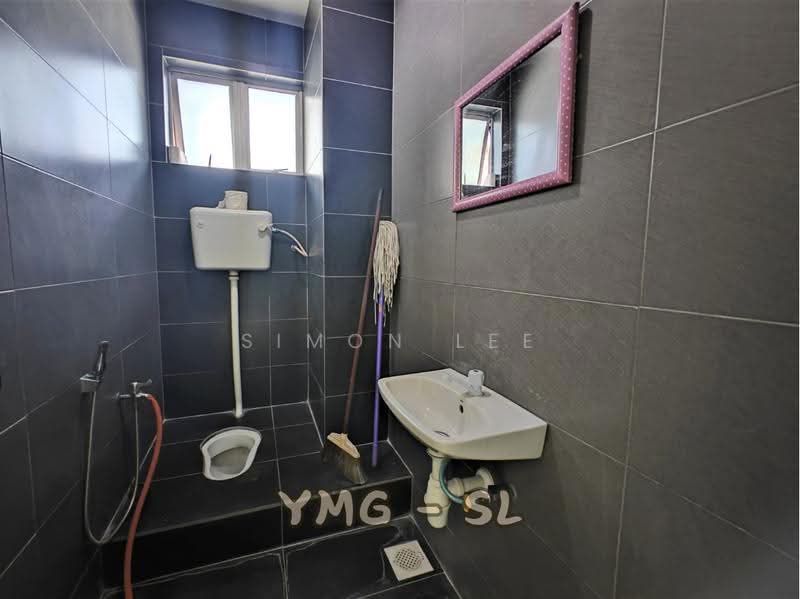 Kedai / Pejabat untuk Dijual di Taman Maluri (Cheras) - Simon Lee - Bathroom - PropertyGuru.com.my