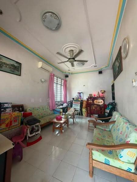 Rumah Teres 1-Tingkat untuk Dijual di Taman Perling (Johor Bahru) - Bess Wong - Living Room - PropertyGuru.com.my