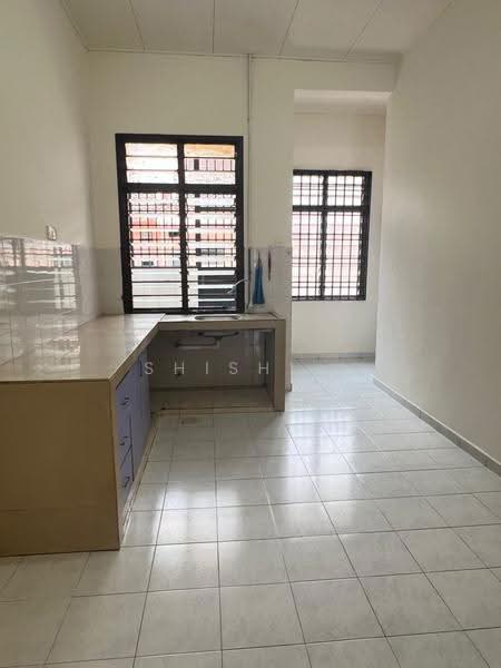 1-storey Terraced House for Sale in Bandar Putra Kulai (Kulai) - Shishi . - Kitchen - PropertyGuru.com.my
