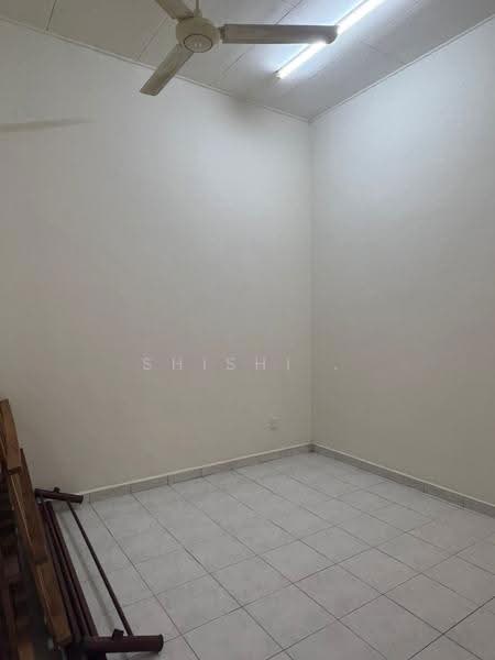1-storey Terraced House for Sale in Bandar Putra Kulai (Kulai) - Shishi . - Interior - PropertyGuru.com.my