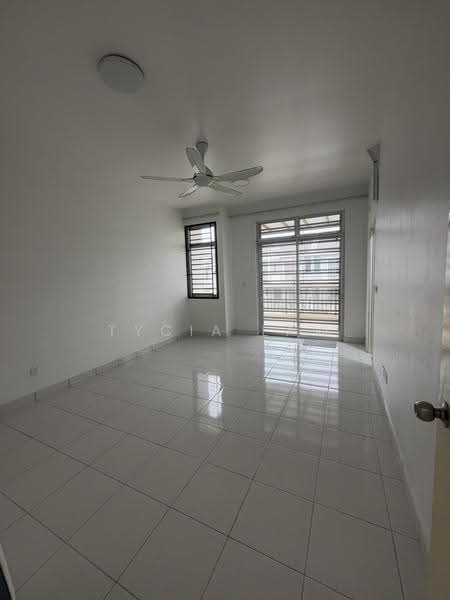 Rumah Teres 2-Tingkat untuk Disewa di Taman Bestari Perdana (Pasir Gudang) - Tycia Law - Living Room - PropertyGuru.com.my