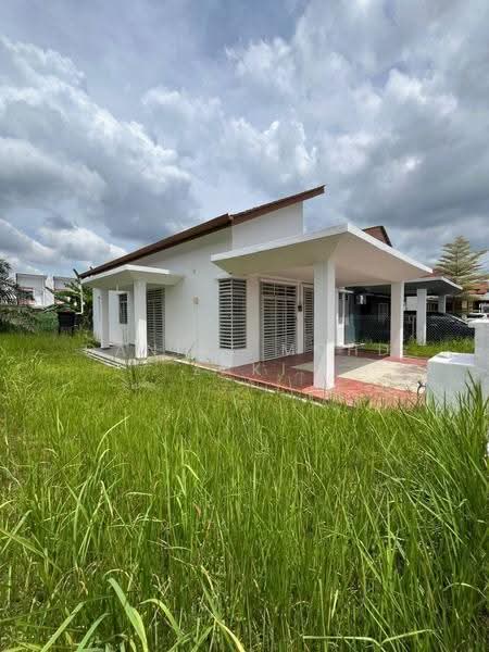 Rumah Kluster untuk Dijual di Sepang (Selangor) - Danial Mohd Zaki - Exterior - PropertyGuru.com.my