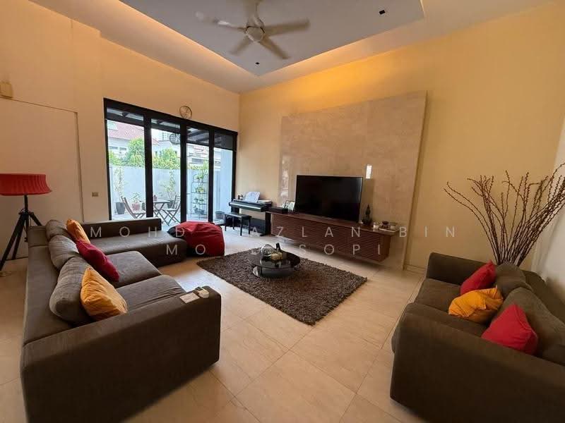Semi-Detached House for Sale in Mont Kiara (Kuala Lumpur) - Mohd Hazlan bin Mohd Sopi - Living Room - PropertyGuru.com.my