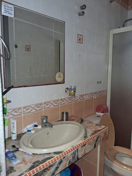 2-storey Terraced House for Sale in SS2 (Petaling Jaya) - Alice Goh - Bathroom - PropertyGuru.com.my