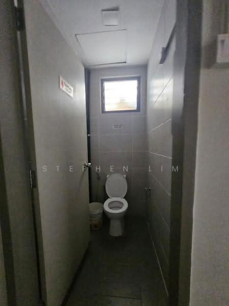 Shop for Rent in Bandar Rimbayu (Telok Panglima Garang) - Stephen Lim - Bathroom - PropertyGuru.com.my