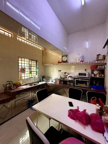 Rumah Teres 2-Tingkat untuk Dijual di Taman Daya (Johor Bahru) - Calvin Lee - Kitchen - PropertyGuru.com.my