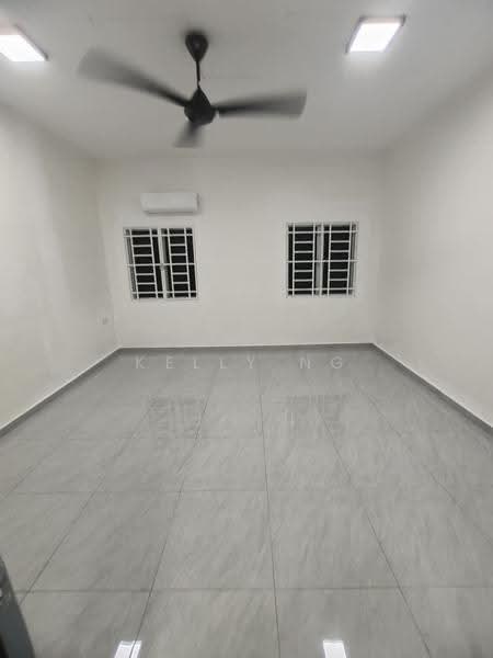 Rumah Teres 2-Tingkat untuk Disewa di Klang (Selangor) - Kelly Ng - Living Room - PropertyGuru.com.my