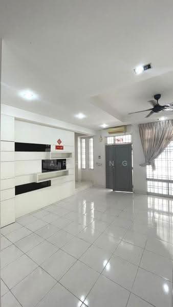 Rumah Teres 2.5-Tingkat untuk Dijual di Taman Setia Indah (Tebrau) - Larry Ng - Entrance - PropertyGuru.com.my