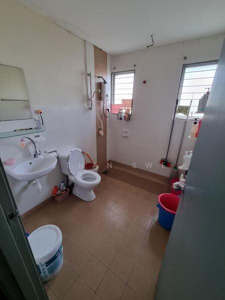 Townhouse for Sale in Kampung Sungai Kayu Ara (Petaling Jaya) - Ethan Swe - Bathroom - PropertyGuru.com.my