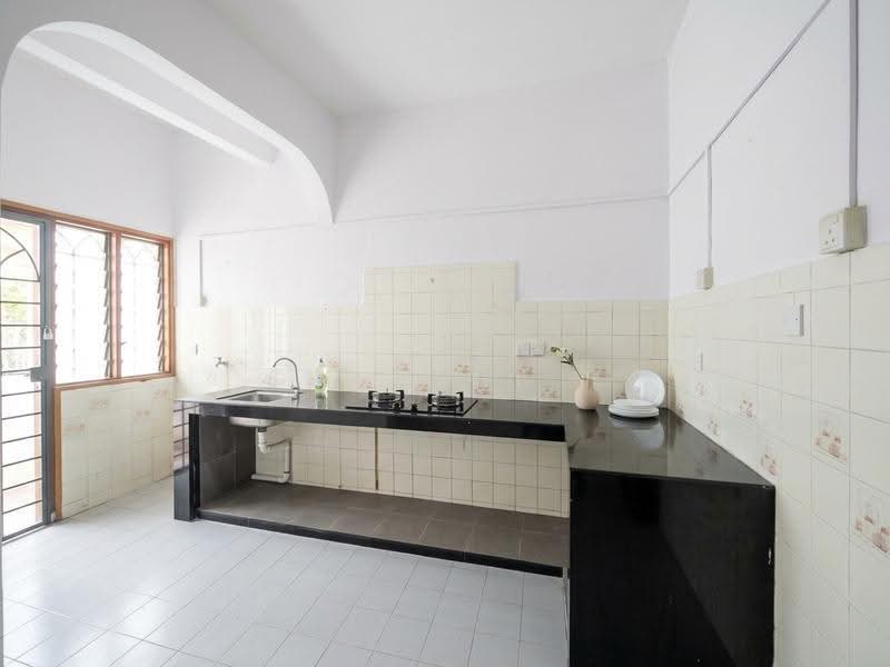 Rumah Teres 2-Tingkat untuk Disewa di Usj 13 (Subang Jaya) - Shahshi T - Kitchen - PropertyGuru.com.my