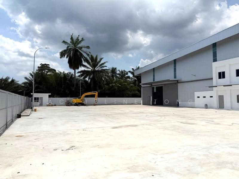 Kilang untuk Dijual di Kawasan Perusahaan Telok Mengkuang (Telok Panglima Garang) - Jacqueline Tong - Exterior - PropertyGuru.com.my