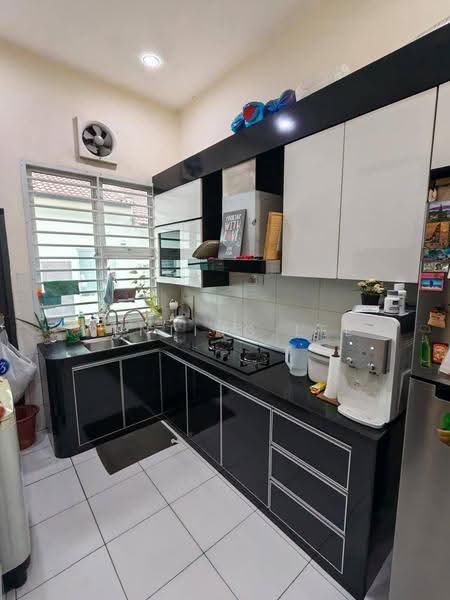 1-storey Terraced House for Sale in Bandar Putra Kulai (Kulai) - Wenting Lee - Kitchen - PropertyGuru.com.my