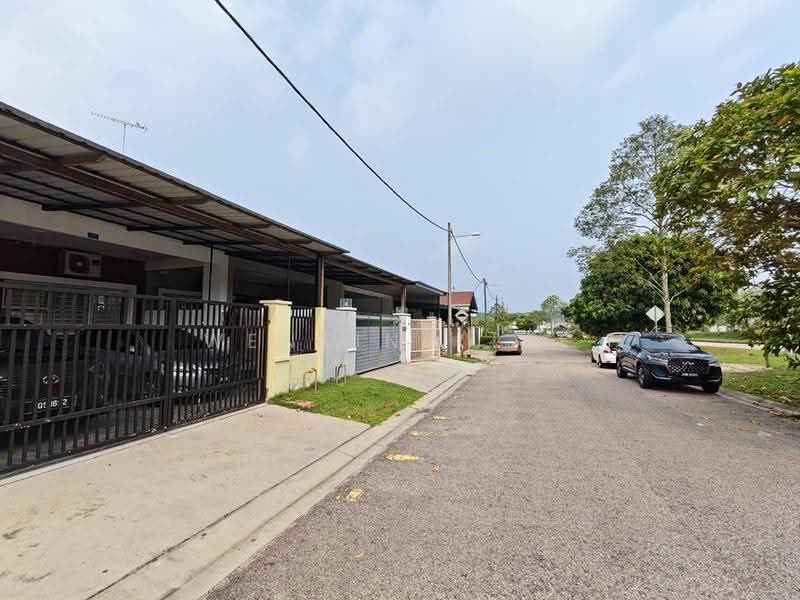 1-storey Terraced House for Sale in Bandar Putra Kulai (Kulai) - Wenting Lee - Exterior - PropertyGuru.com.my