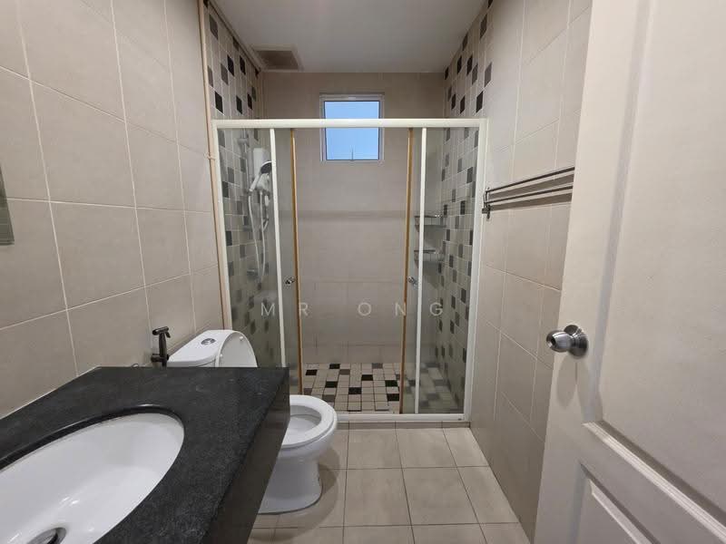 Condominium for Rent at Jesselton Condominium - Mr Ong - Bathroom - PropertyGuru.com.my