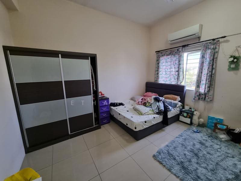 Rumah Bandar untuk Disewa di Kampung Sungai Kayu Ara (Petaling Jaya) - Ethan Swe - Bedroom - PropertyGuru.com.my