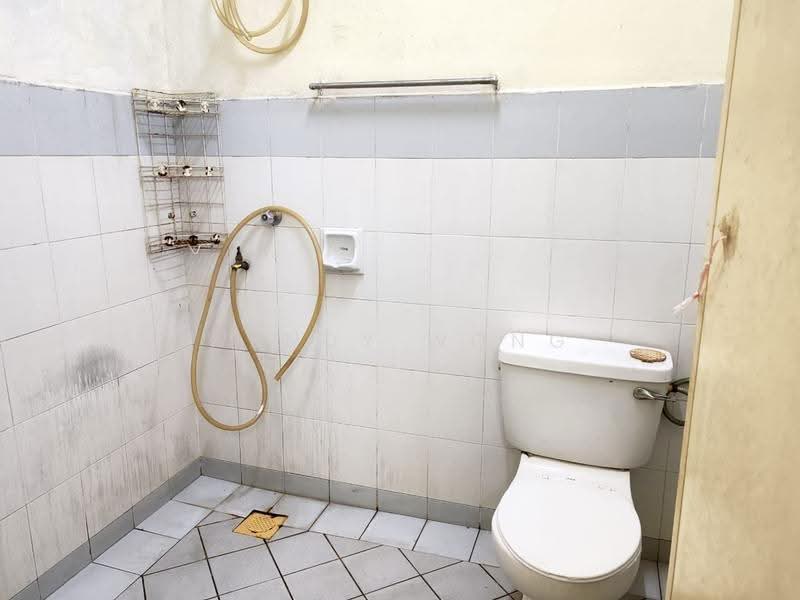 Rumah Teres 2-Tingkat untuk Disewa di Permas Jaya (Johor) - Wendy Wong - Bathroom - PropertyGuru.com.my