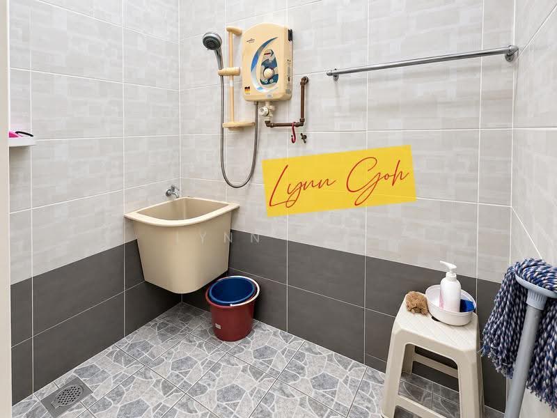 Rumah Flat untuk Dijual di Desa Mawar - Lynn Goh - Bathroom - PropertyGuru.com.my