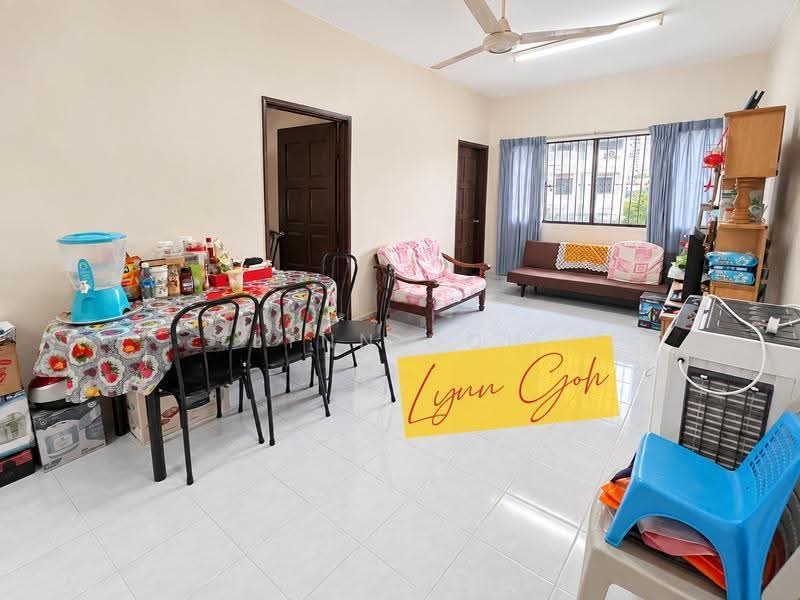 Rumah Flat untuk Dijual di Desa Mawar - Lynn Goh - Living Room - PropertyGuru.com.my