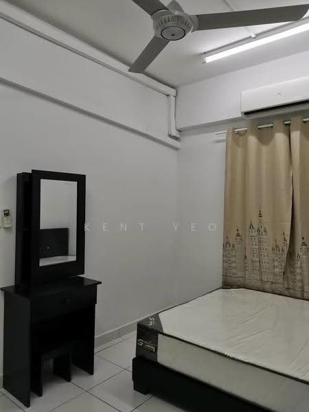 Pangsapuri untuk Dijual di Teratak Muhibbah - Kent Yeo - Bedroom - PropertyGuru.com.my