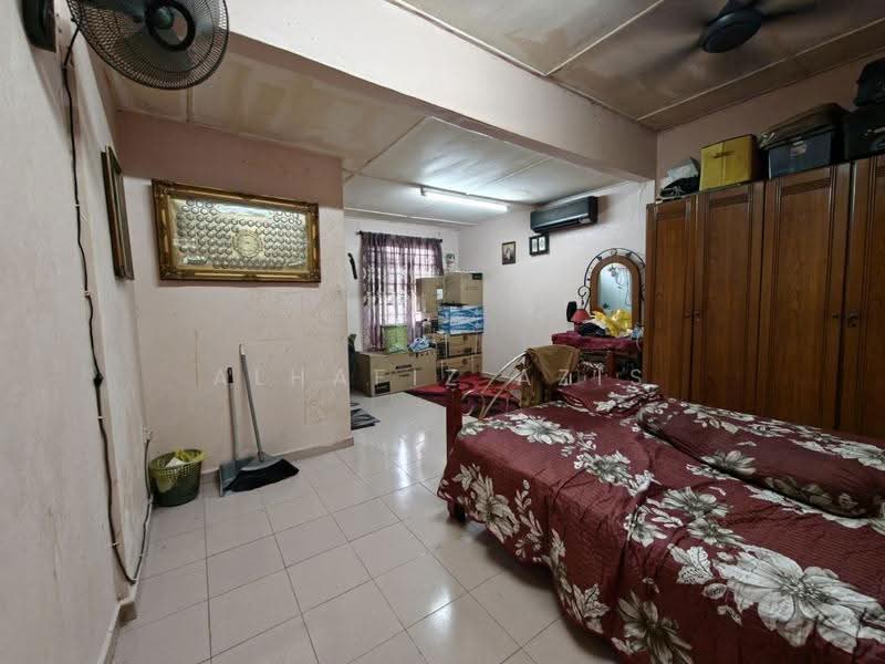 2-storey Terraced House for Sale in Taman Kota Masai (Pasir Gudang) - ALHAFIZ AZIS - Bedroom - PropertyGuru.com.my
