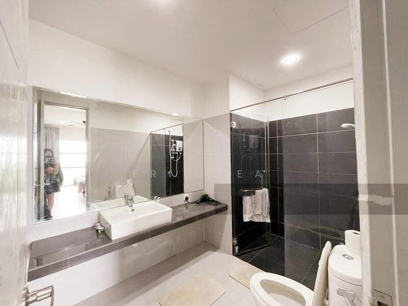 Condominium for Rent at KM1 West - Eric Sea - Bathroom - PropertyGuru.com.my