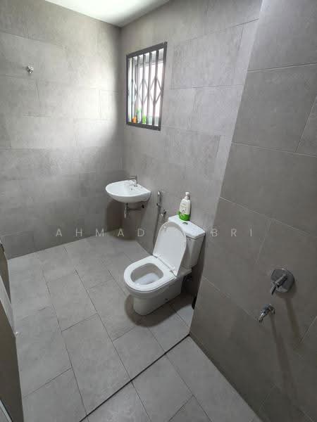 Rumah Teres 2-Tingkat untuk Dijual di Serene Heights (Semenyih) - Ahmad Sabri - Bathroom - PropertyGuru.com.my