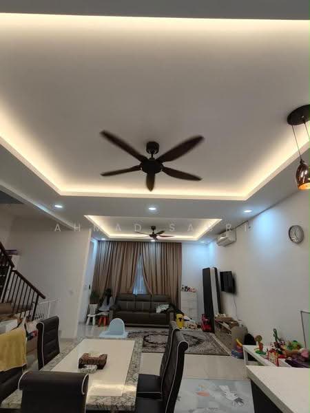 Rumah Teres 2-Tingkat untuk Dijual di Serene Heights (Semenyih) - Ahmad Sabri - Living Room - PropertyGuru.com.my