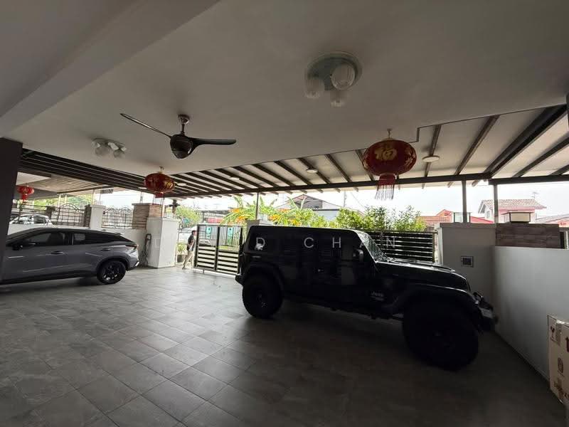 Semi-Detached House for Sale in Johor Bahru (Johor) - David Chan - Car Park - PropertyGuru.com.my
