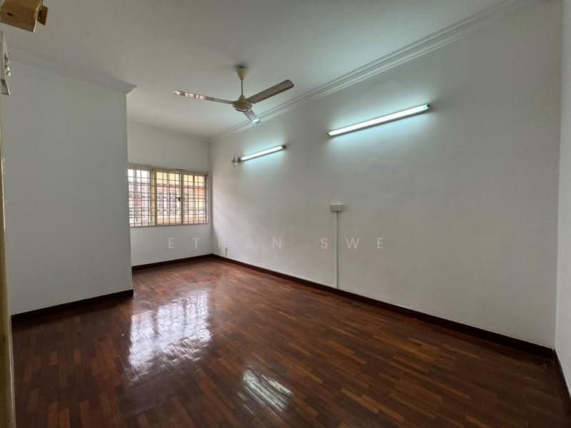 Rumah Teres 2-Tingkat untuk Dijual di Bukit Rahman Putra (Sungai Buloh) - Ethan Swe - Living Room - PropertyGuru.com.my