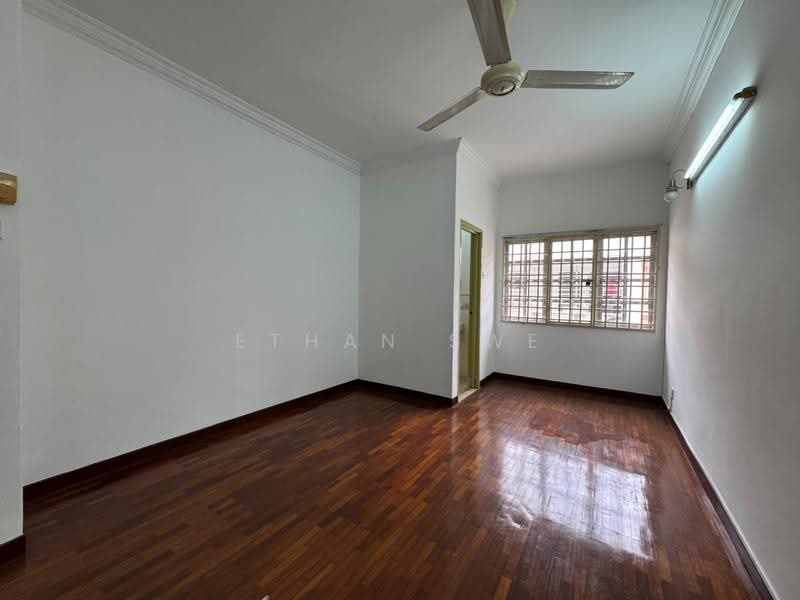 Rumah Teres 2-Tingkat untuk Dijual di Bukit Rahman Putra (Sungai Buloh) - Ethan Swe - Living Room - PropertyGuru.com.my