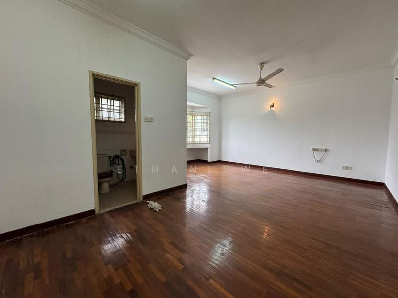 Rumah Teres 2-Tingkat untuk Dijual di Bukit Rahman Putra (Sungai Buloh) - Ethan Swe - Living Room - PropertyGuru.com.my