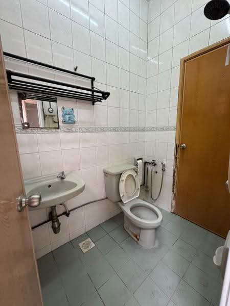 Rumah Teres 2-Tingkat untuk Dijual di Bukit Rahman Putra (Sungai Buloh) - Ethan Swe - Bathroom - PropertyGuru.com.my